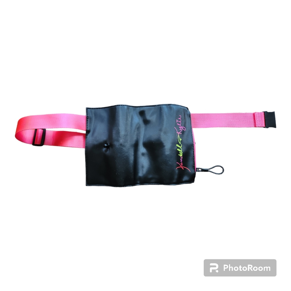 Nwot Kendall & Kylie Make up Waist bag
